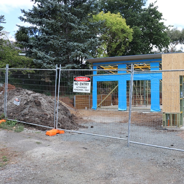 do you deliver and install temporary fencing and what's the cost for these services in Bear Lake